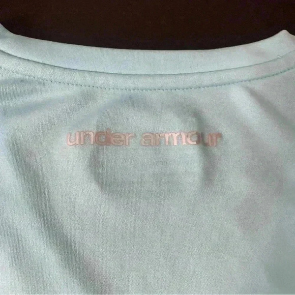 Under Armor Heat Gear Semi-Fitted V-Neck Short Sleeve Women’s Med - Picture 3 of 5